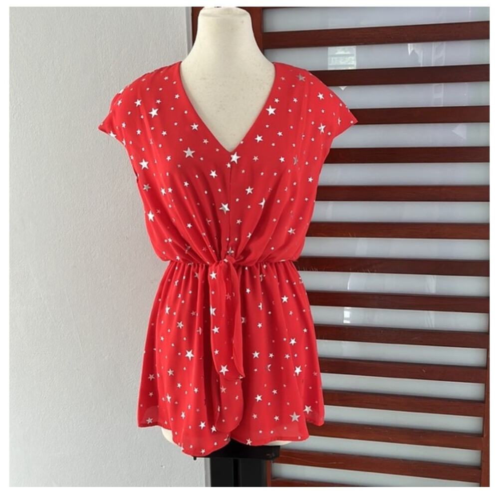 Adrienne Star Print Romper Size Large Red Silver Tie Waist V Neck Festival Boho